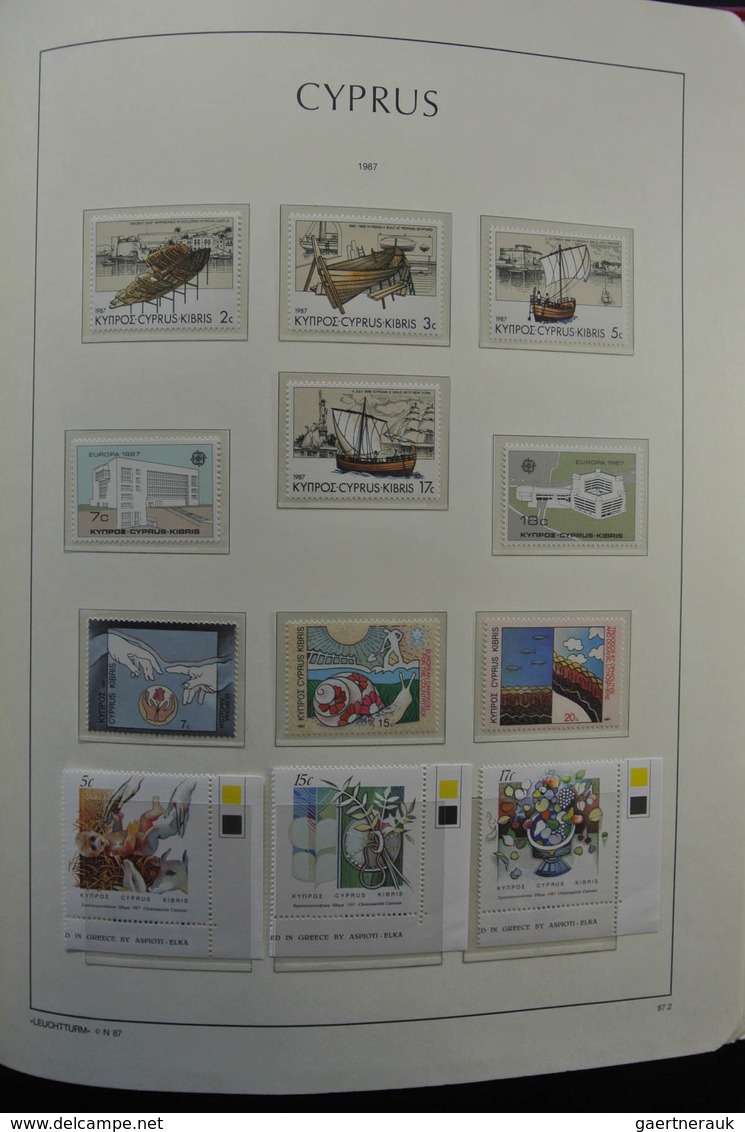 Zypern: 1974-2011: MNH, complete (without the 1995 souvenir sheet overprint) collection Cyprus 1977-