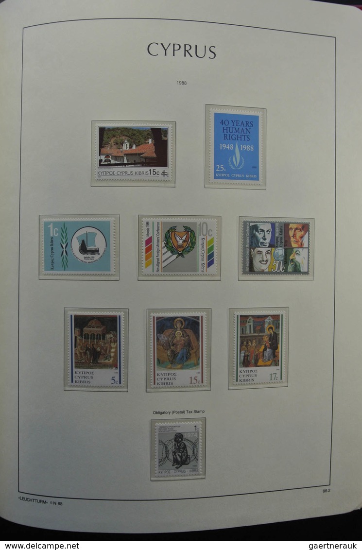 Zypern: 1974-2011: MNH, complete (without the 1995 souvenir sheet overprint) collection Cyprus 1977-