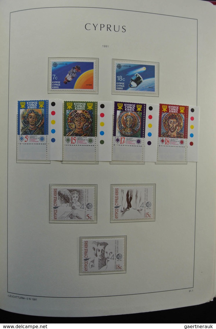 Zypern: 1974-2011: MNH, complete (without the 1995 souvenir sheet overprint) collection Cyprus 1977-