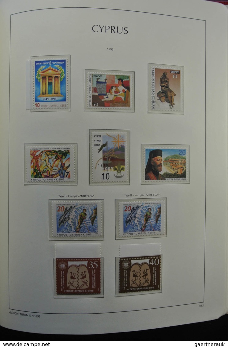 Zypern: 1974-2011: MNH, complete (without the 1995 souvenir sheet overprint) collection Cyprus 1977-