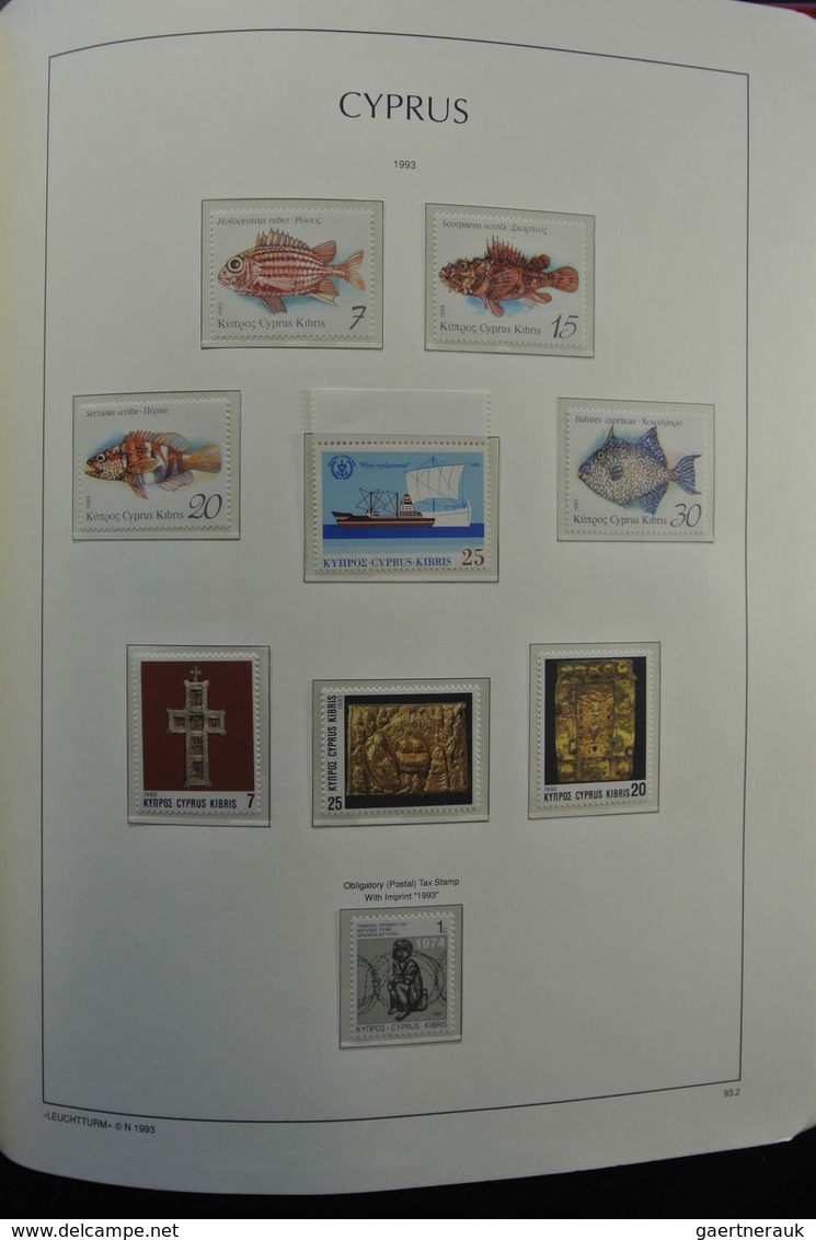 Zypern: 1974-2011: MNH, complete (without the 1995 souvenir sheet overprint) collection Cyprus 1977-