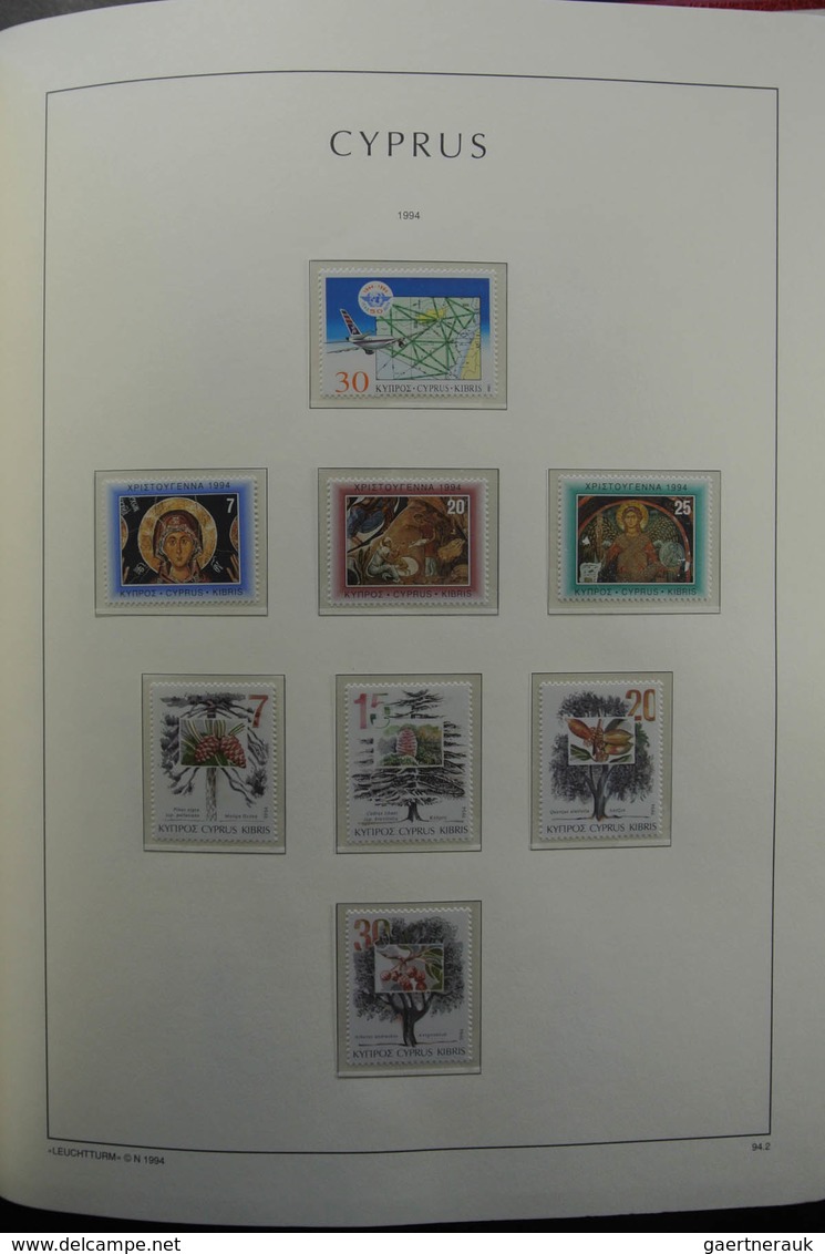 Zypern: 1974-2011: MNH, complete (without the 1995 souvenir sheet overprint) collection Cyprus 1977-