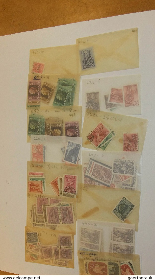 Europa - Ost: MNH, mint hinged and used lot Eastern Europe in glassines in box. Contains very much m