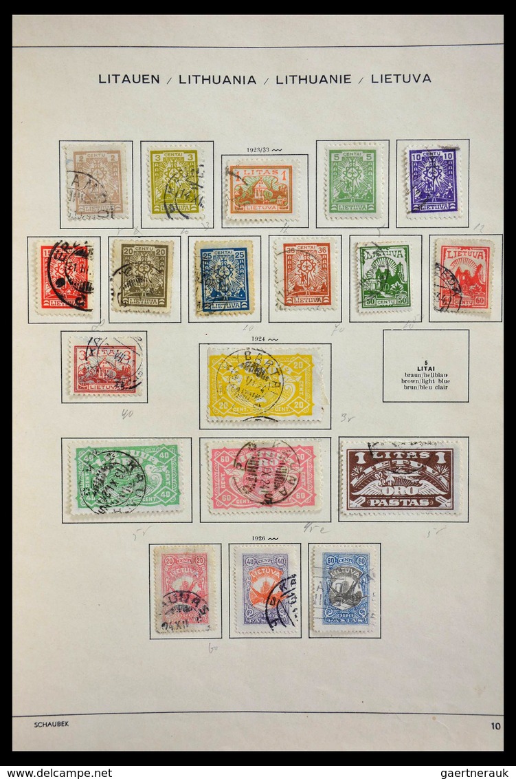 Baltische Staaten: 1918-1940: Mint hinged and used collection Baltic States 1918-1940 on Schaubek al