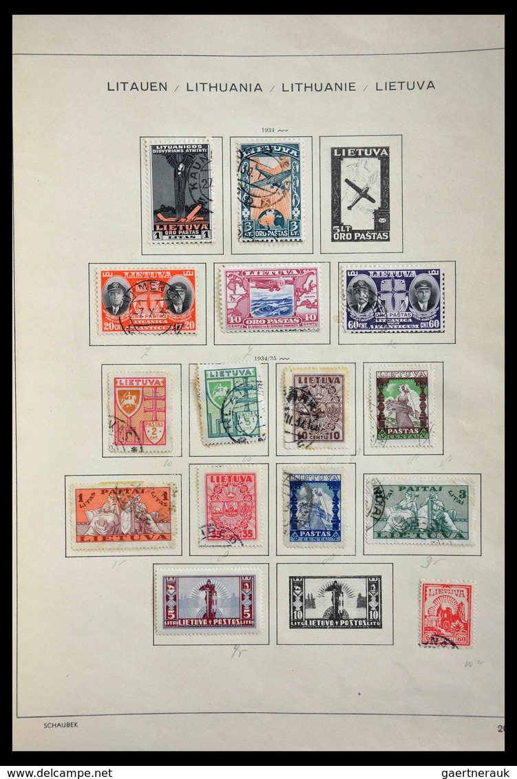 Baltische Staaten: 1918-1940: Mint hinged and used collection Baltic States 1918-1940 on Schaubek al