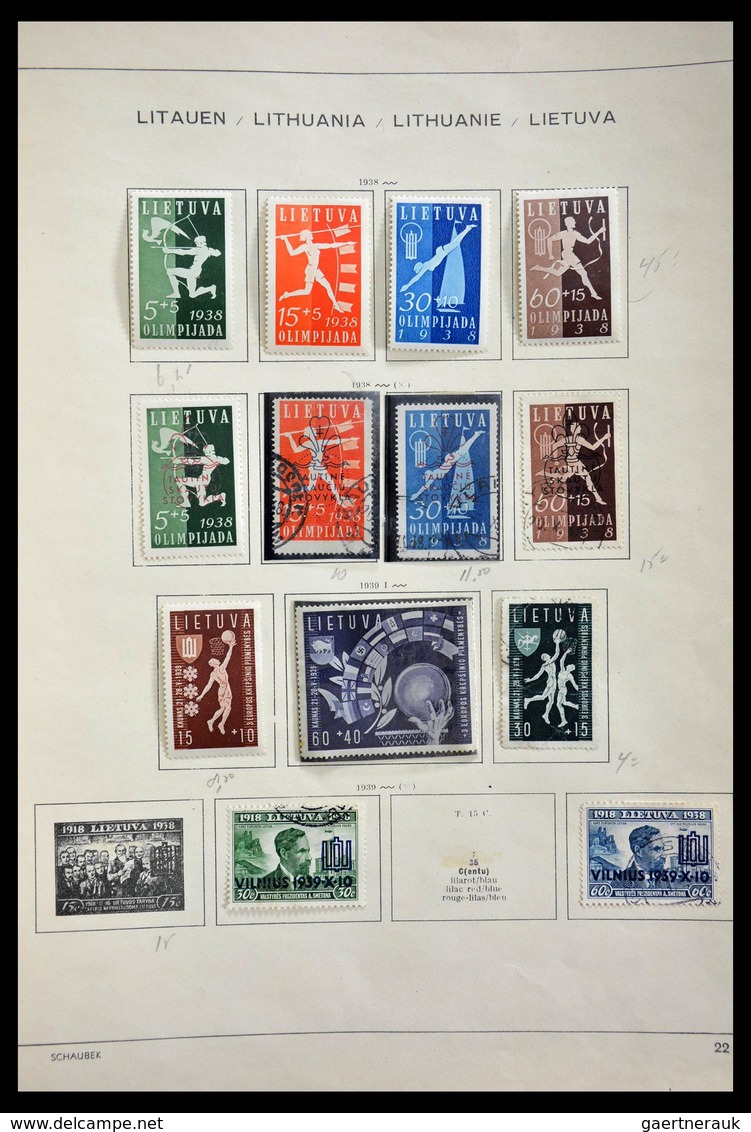 Baltische Staaten: 1918-1940: Mint hinged and used collection Baltic States 1918-1940 on Schaubek al