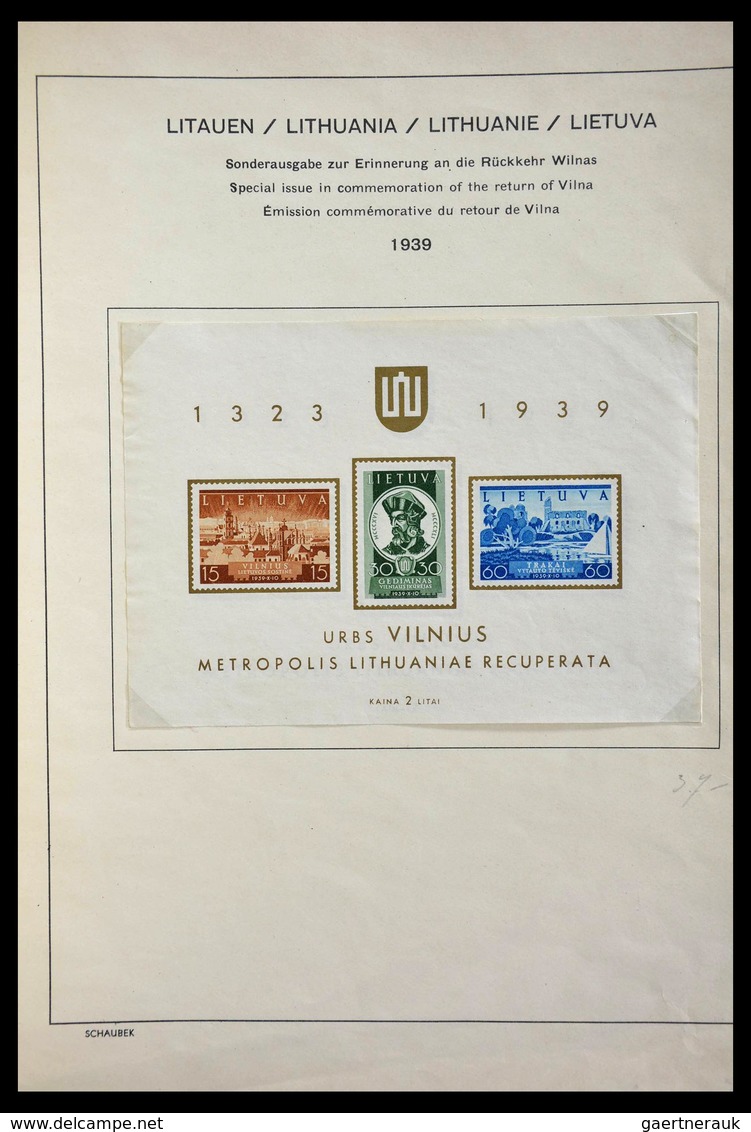 Baltische Staaten: 1918-1940: Mint hinged and used collection Baltic States 1918-1940 on Schaubek al