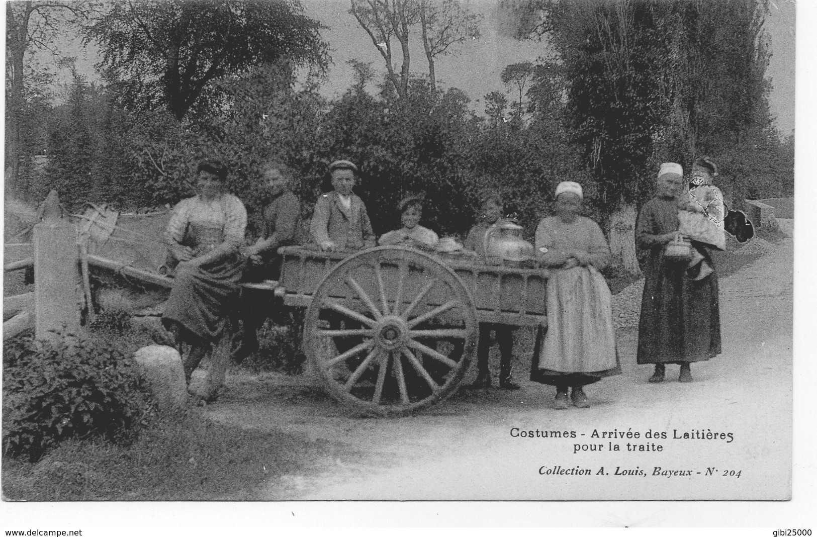 CPA CALVADOS - ARRIVEE DES LAITIERES POUR LA TRAITE - Autres & Non Classés