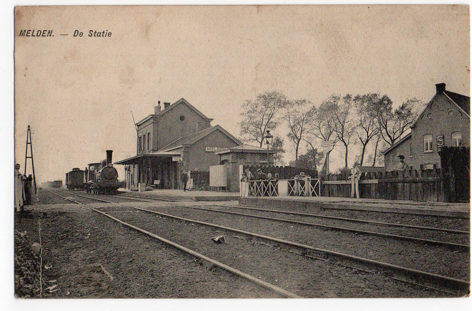 Melden Statie Station Gare Met Tram - Andere & Zonder Classificatie