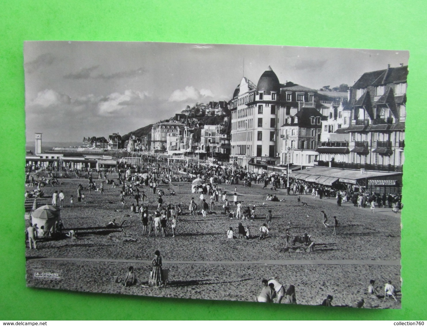 TROUVILLE - La Plage Et Les Planches -  Carte Postale (oblitérée En 1963) - Trouville