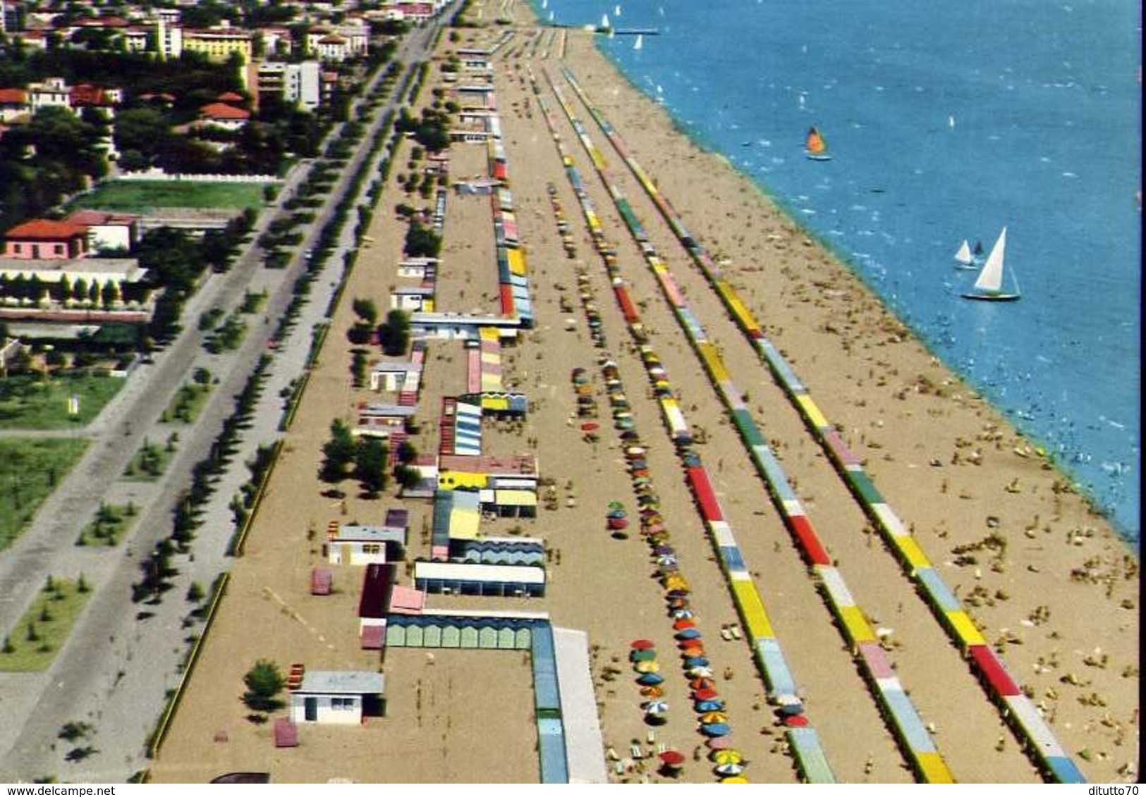 Riccione - Veduta Generale - Lungomare E Spiaggia - 6 - Formato Grande Viaggiata – E 10 - Rimini