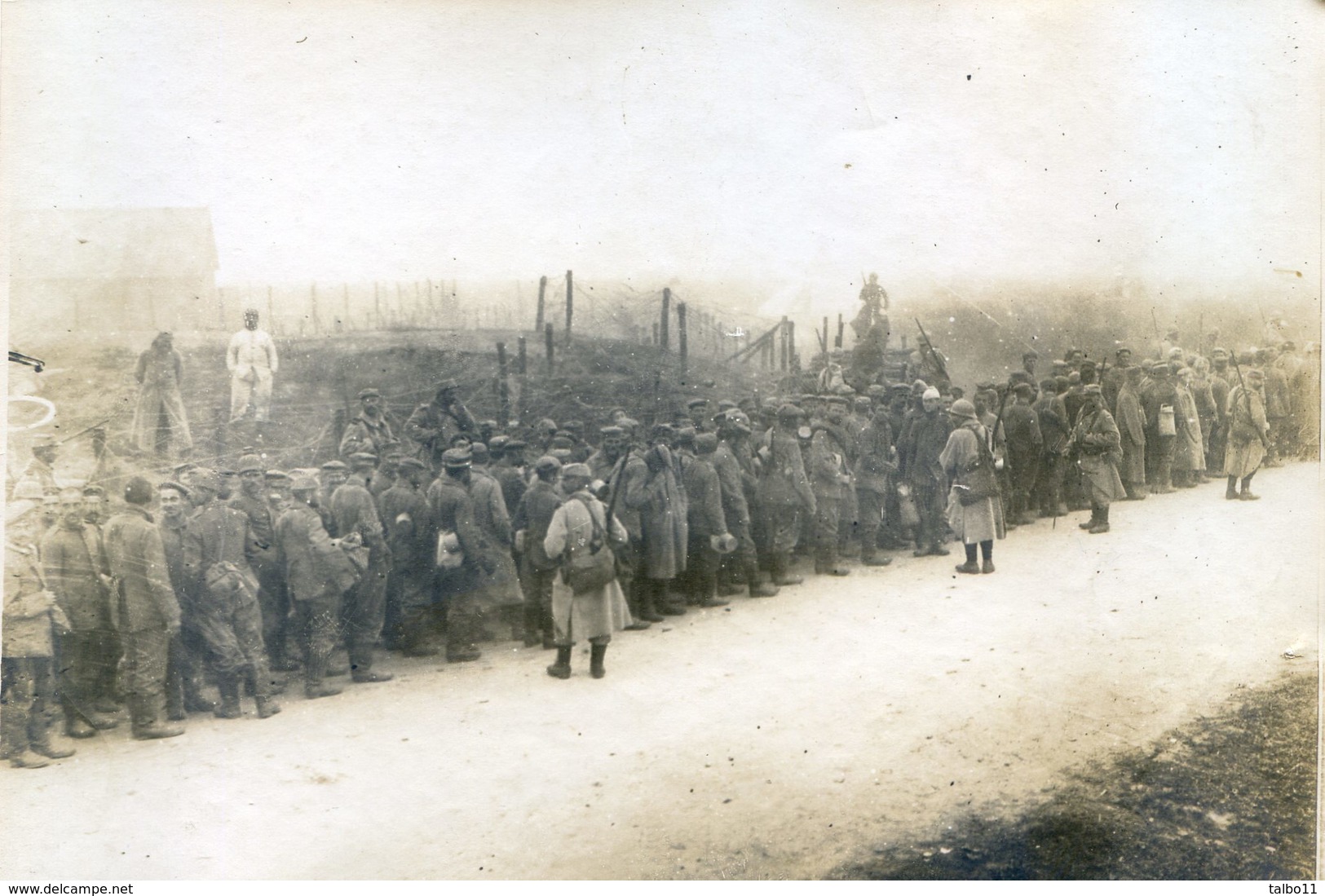 Photo De Presse - Faisait Partie D'un Lot De L'Agence Pol - Militaria - Prisonniers Allemands évacués Des Lignes - Guerre, Militaire