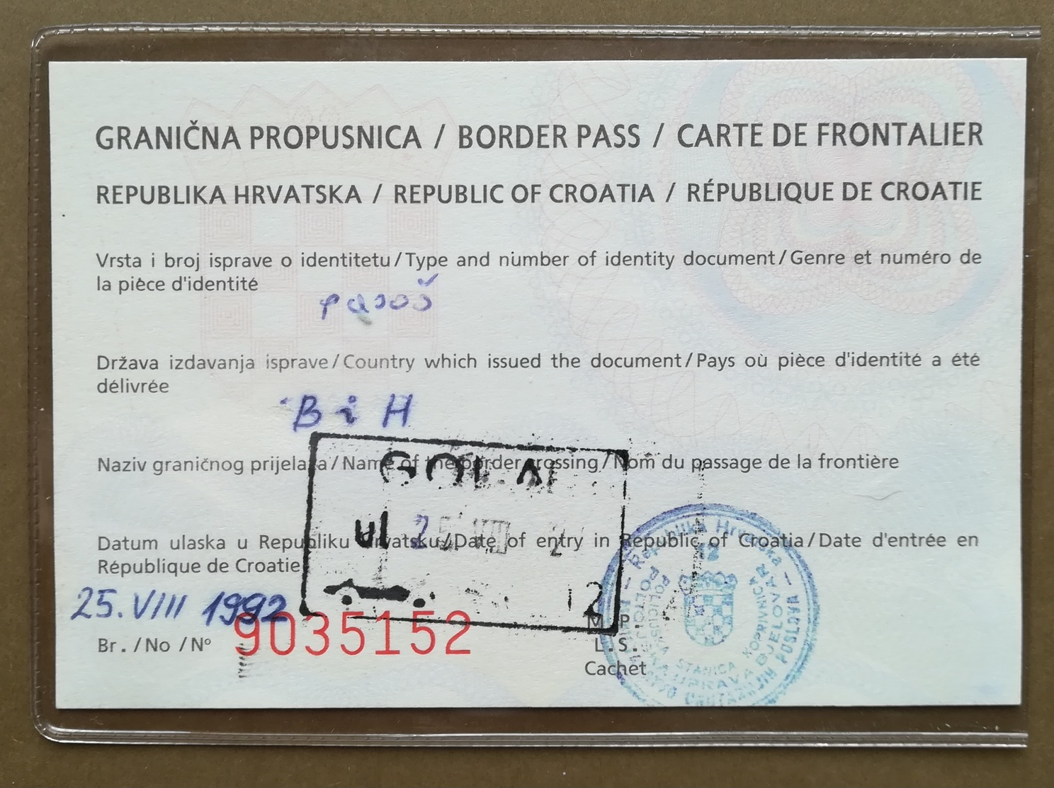 1992 CROATIA WAR Border Pass Valid For 3 Months Issued For Citizen Of Bosnia And Herzegovina - Historische Documenten