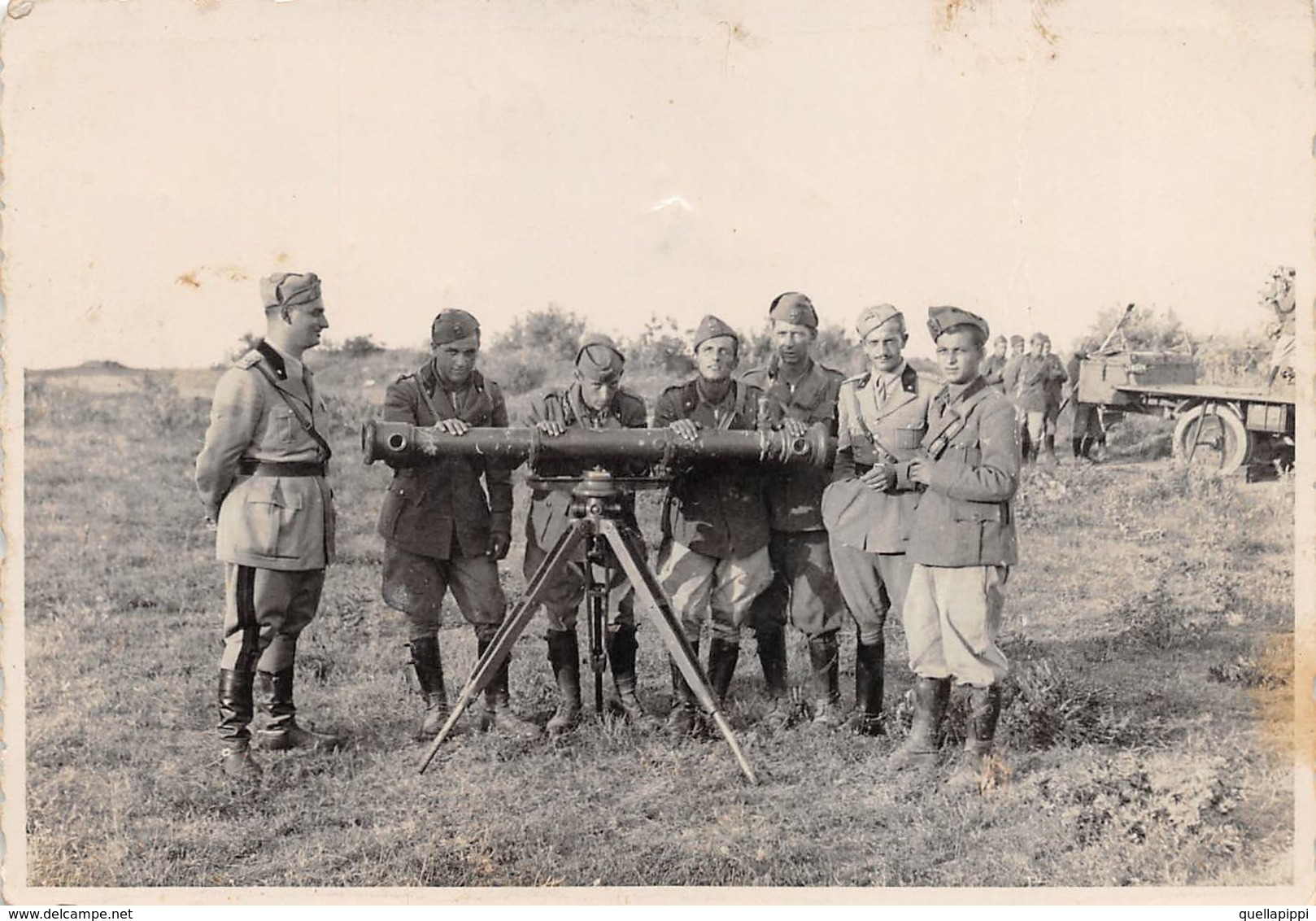 D9017 "MILIT. DEL REGIO ESERCITO ITALIANO - II GUERRA - UFF. E GRADUATI D'ARTIGLIERIA"  ANIMATA,  FOTOGRAFIA ORIG. - Guerra, Militari