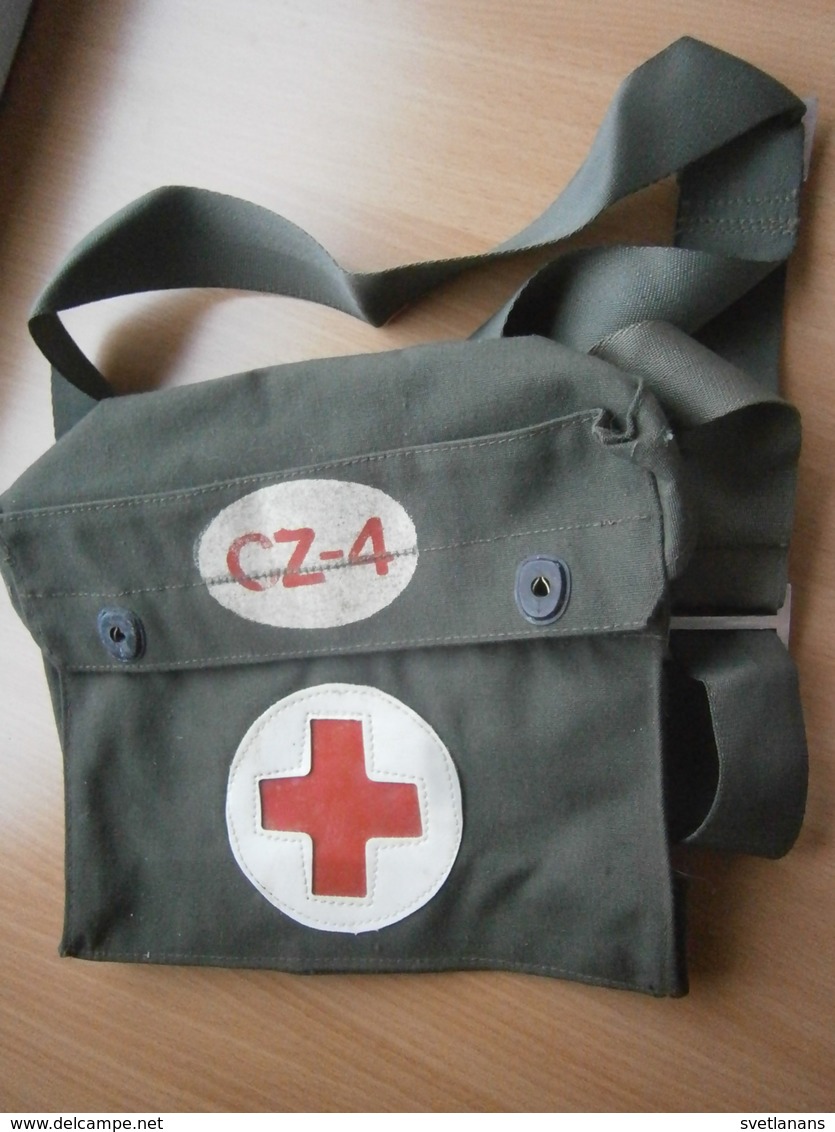 CZ4 RED CROSS ARMY BAG FIRST AID WATERPROOF CASE PATCH MILITARY YUGOSLAVIA JNA MEDAILE MEDAILLE ROTES KREUZ CROIX ROUGE - Equipment