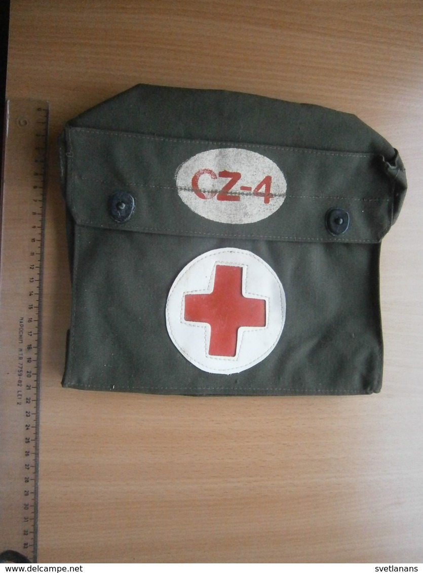 CZ4 RED CROSS ARMY BAG FIRST AID WATERPROOF CASE PATCH MILITARY YUGOSLAVIA JNA MEDAILE MEDAILLE ROTES KREUZ CROIX ROUGE - Equipment