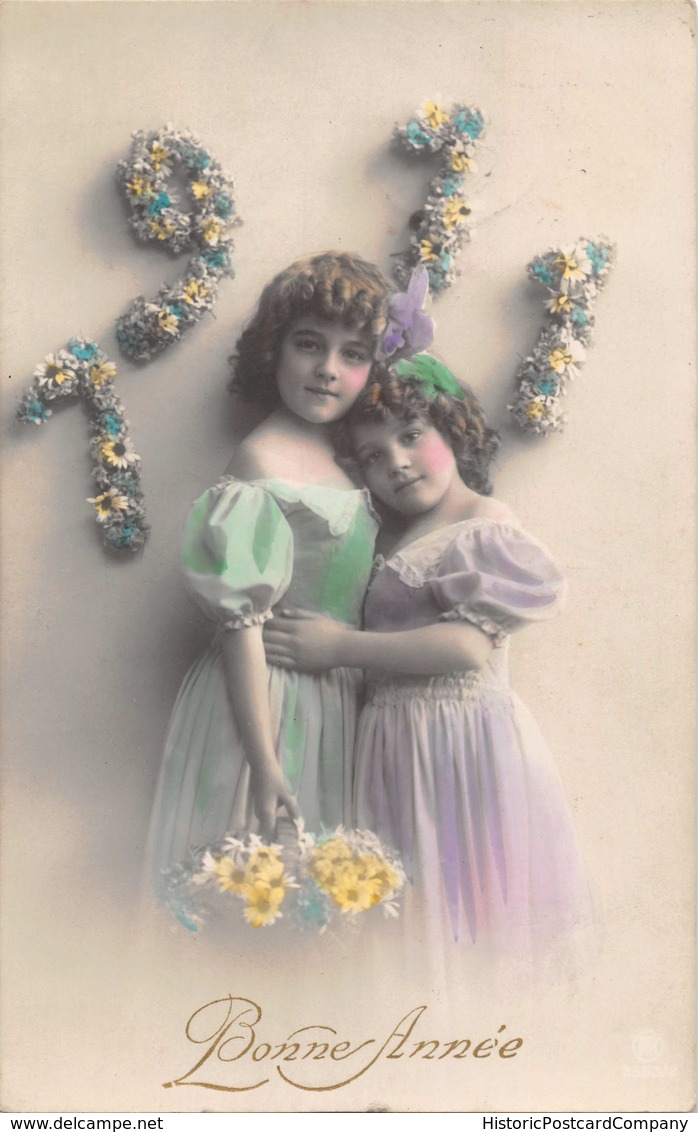 PRETTY YOUNG GIRLS-PINK AND GREEN DRESSES-1911 BONNE ANNÉE-FRENCH PHOTO POSTCARD 36541 - Altri & Non Classificati