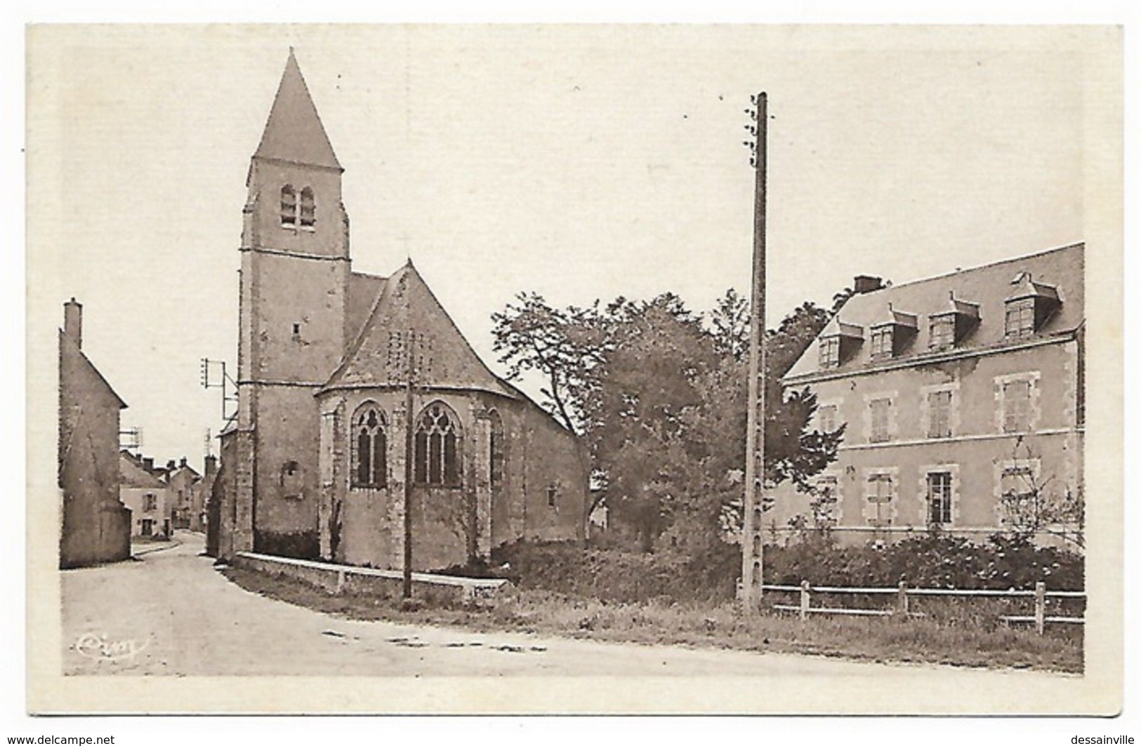 MARCHENOIR - L'église Et Le Château - Marchenoir