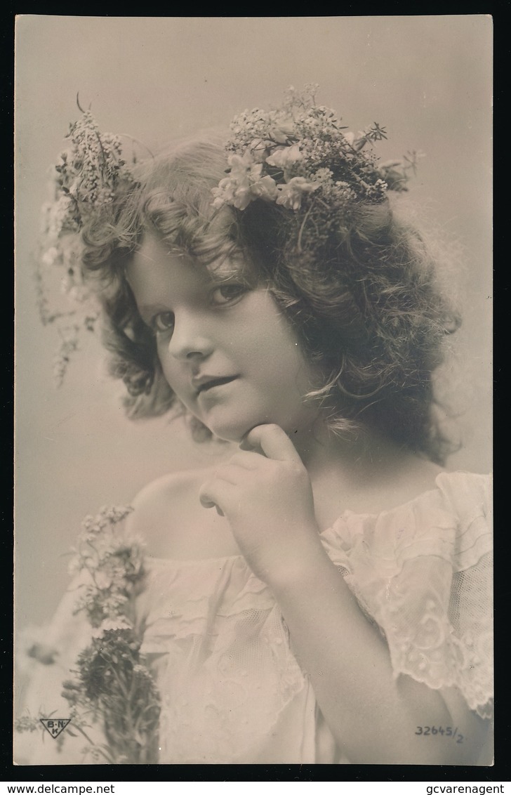 MOOI MEISJE  BELLE FILLETTE   FOTOKAART  CARTE PHOTO - Autres & Non Classés