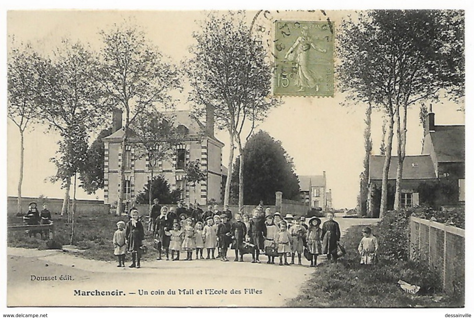MARCHENOIR - Un Coin Du Mail Et L'école Des Filles - Marchenoir