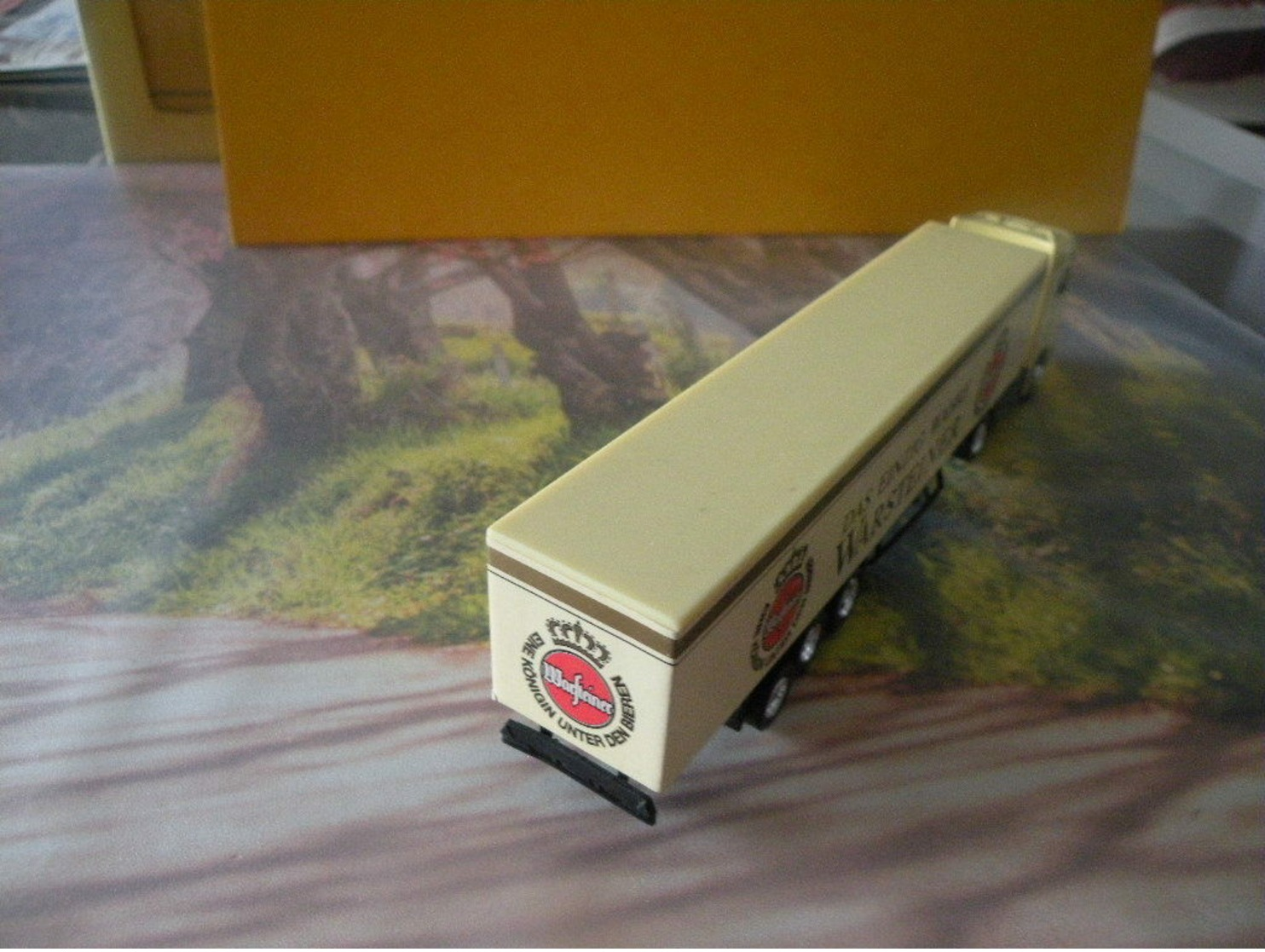 Camion Mercedes Astros - Bière Warsteiner - 1/87  Sans Boite - Echelle 1:87