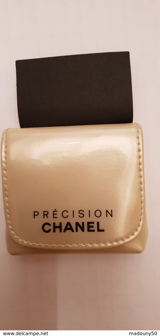 MINIATURE PARFUMS  CHANEL  PRECISION  PORTE MONNAIE FEMME DORE TRES CLAIR - Miniatures Womens' Fragrances (without Box)