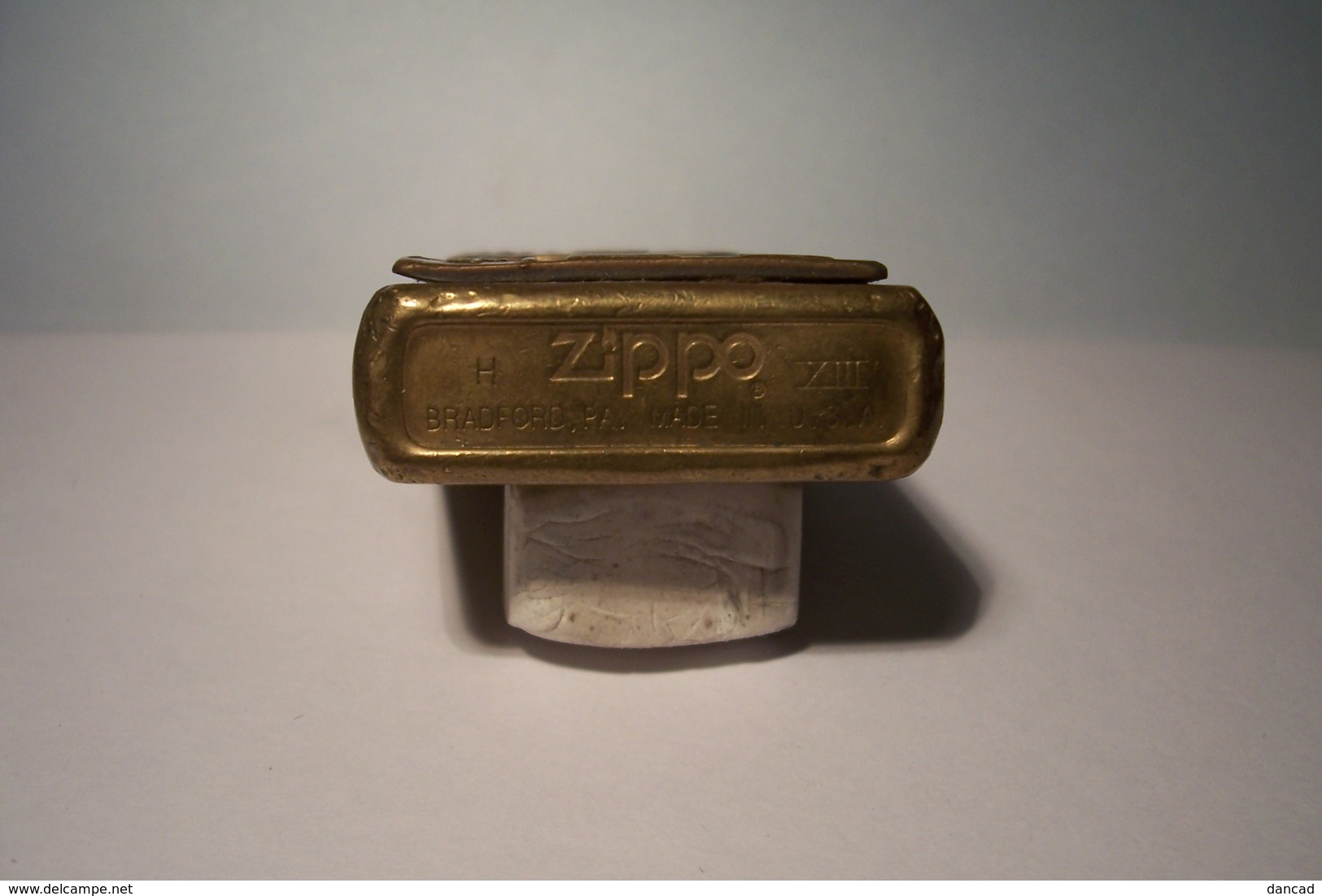 BRIQUET  - ZIPPO  - XIII  -  ( Vendu En L'état ) - Zippo