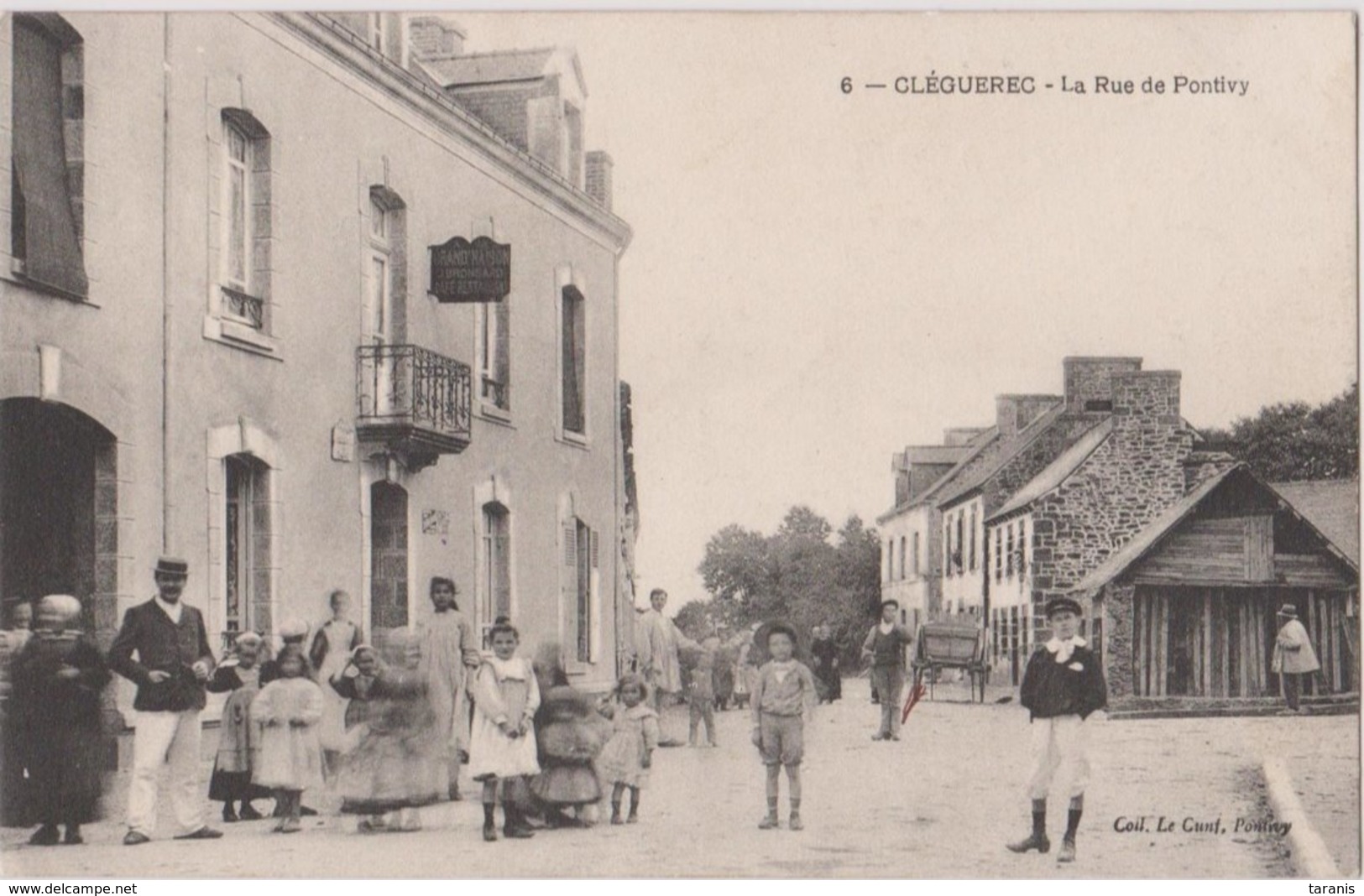 CLEGUEREC - La Rue De Pontivy - CAFE RESTAURANT -  CPA TBon Etat (voir Scan) - Cleguerec