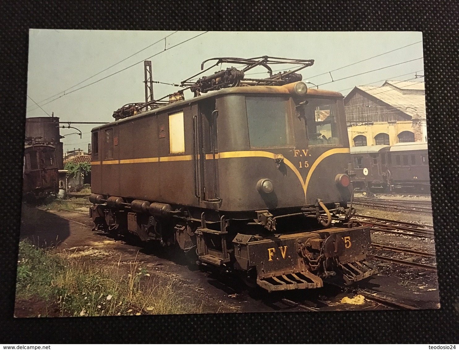 LOCOMOTORA ELECTRICA 15 - Treni