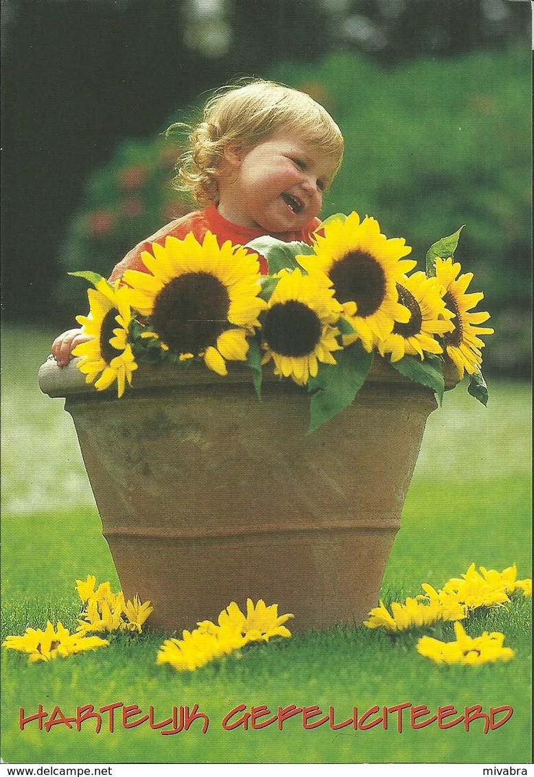 KIND MET ZONNEBLOEMEN - ENFANT TOURNESOLS - KIND MIT SONNENBLUMEN - CHILD WITH SUNFLOWERS  ( HAPPY BIRTHDAY ) - Autres & Non Classés