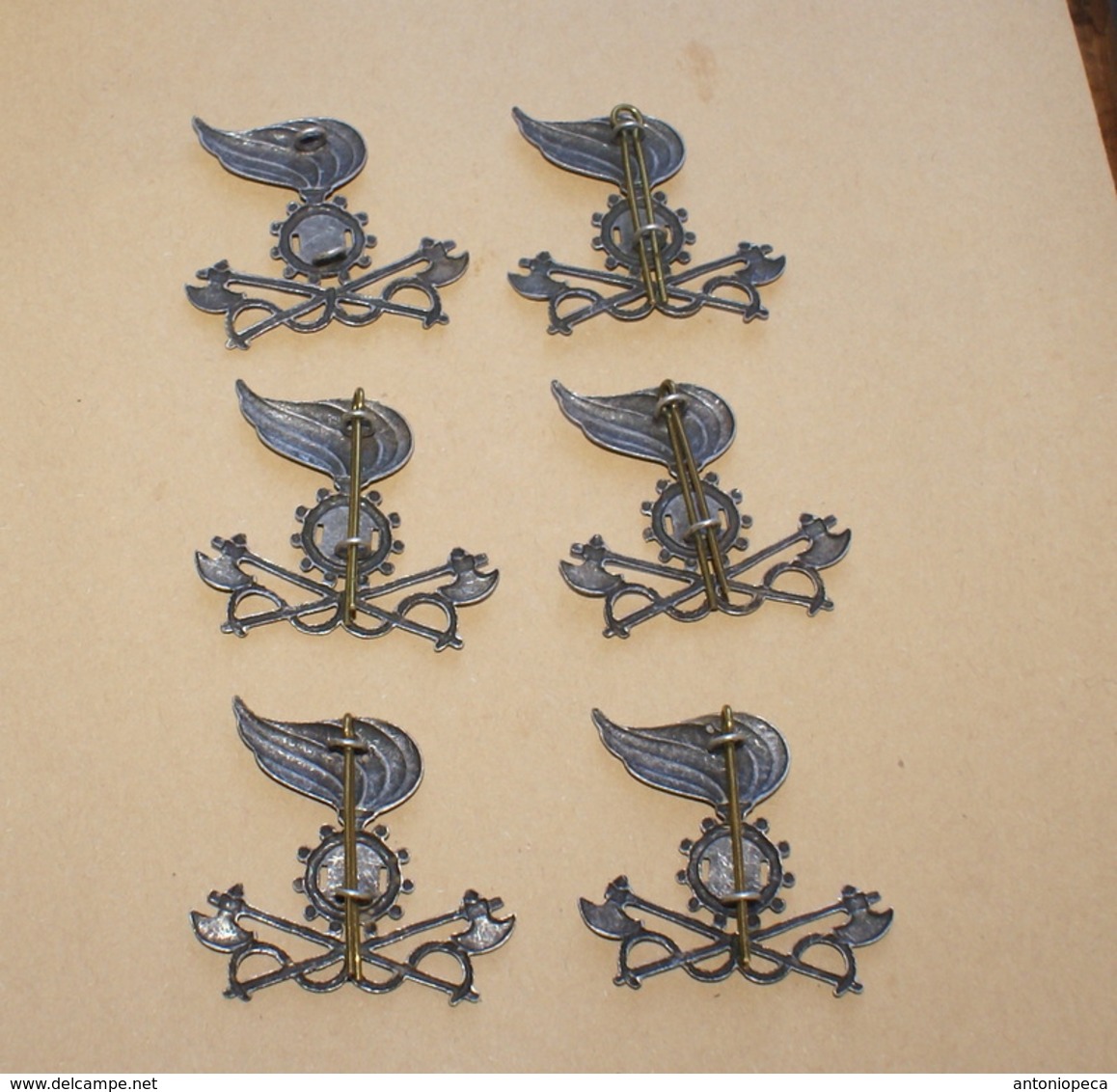 ITALIA - ITALIAN ARMY 6  METALIC MILITARY BADGES - Equipo