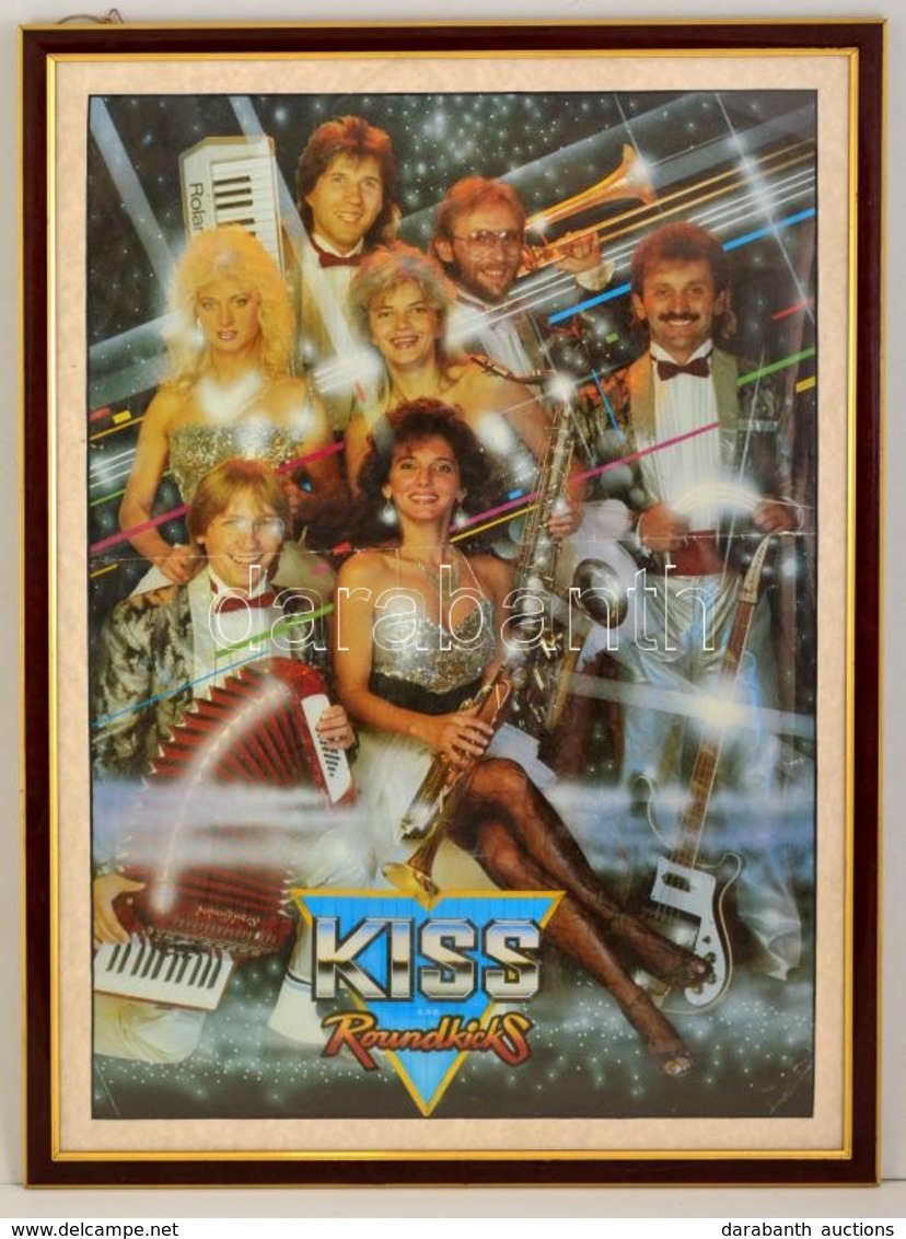 Cca 1985 Kiss And Roundkicks Zenekar Plakát, Hajtásnyommal, üvegezett Keretben, 65×45 Cm - Andere & Zonder Classificatie