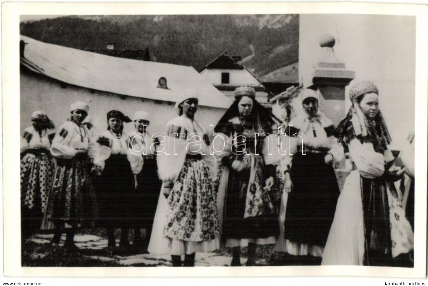 ** T1 Torockó, Rimetea; Népviselet, Nők Az Utcán / Transylvanian Folklore On The Street - Zonder Classificatie