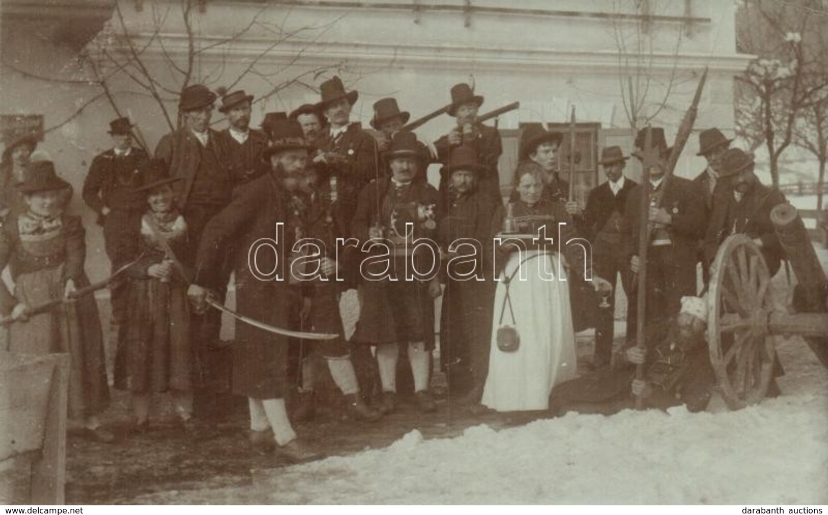 T2 Vipiteno, Sterzing Area (Tirol); Mulatozó Társaság Vadászokkal / Group Photo With Hunters - Zonder Classificatie