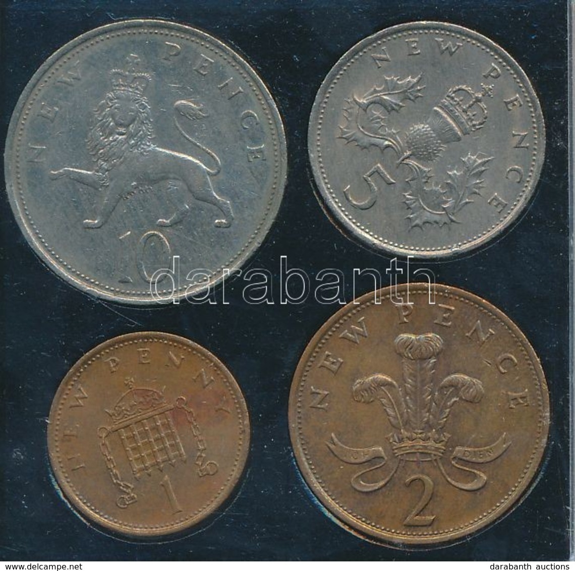 Nagy-Britannia 1969. 10P + 1970. 5P + 1980. 1P + 2P Plasztiktokban T:2,2-
Great Britain 1969. 10 Pence + 1970. 5 Pence + - Zonder Classificatie