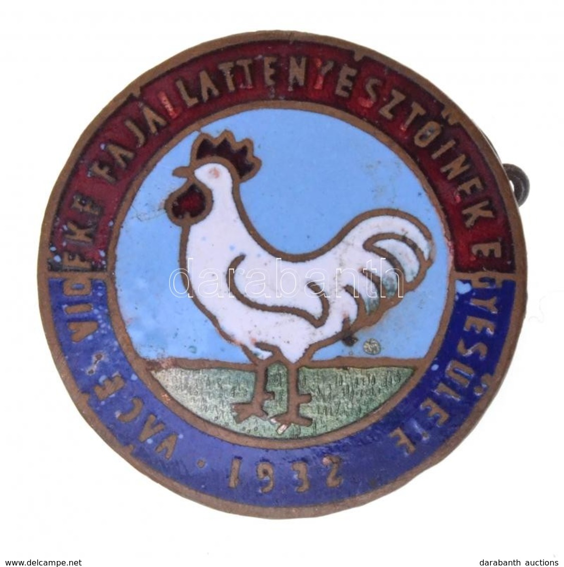 1932. 'Vác és Vidéke Fajállattenyésztőinek Egyesülete 1932' Zománcozott Br Jelvény (23mm) T:2 - Zonder Classificatie