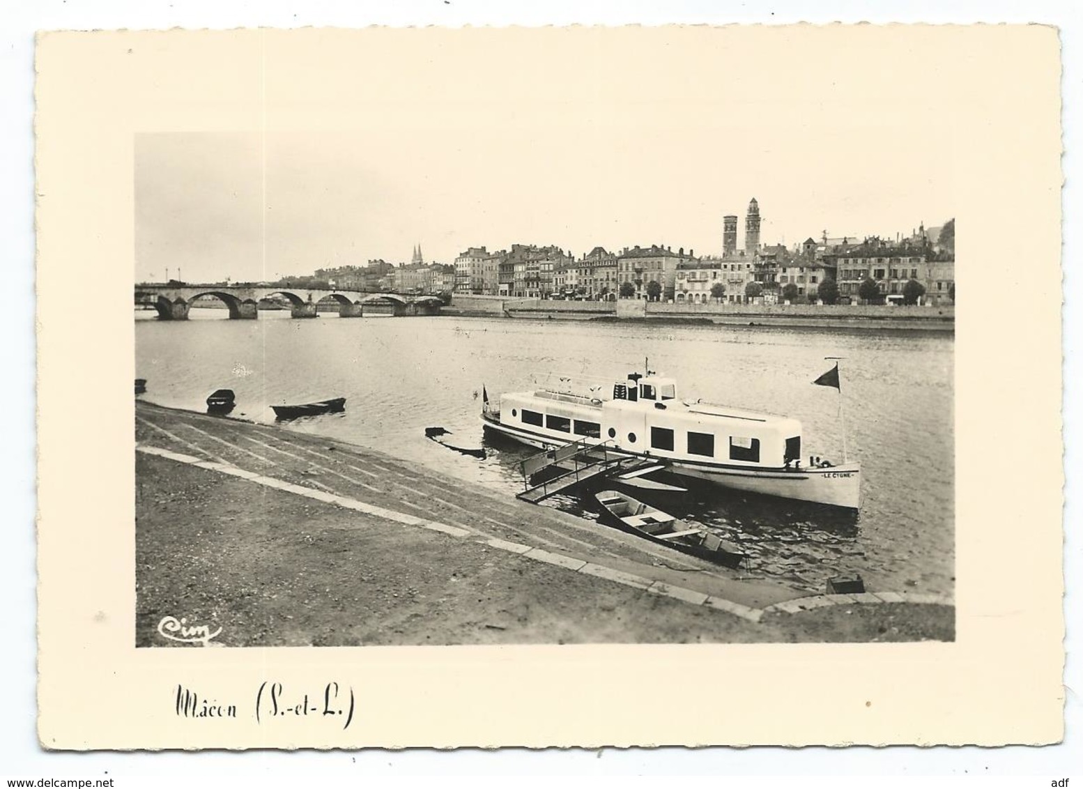 CPSM MACON, VUE GENERALE, LA SAONE ET LE " CYGNE ", BATEAU, SAONE ET LOIRE 71 - Macon