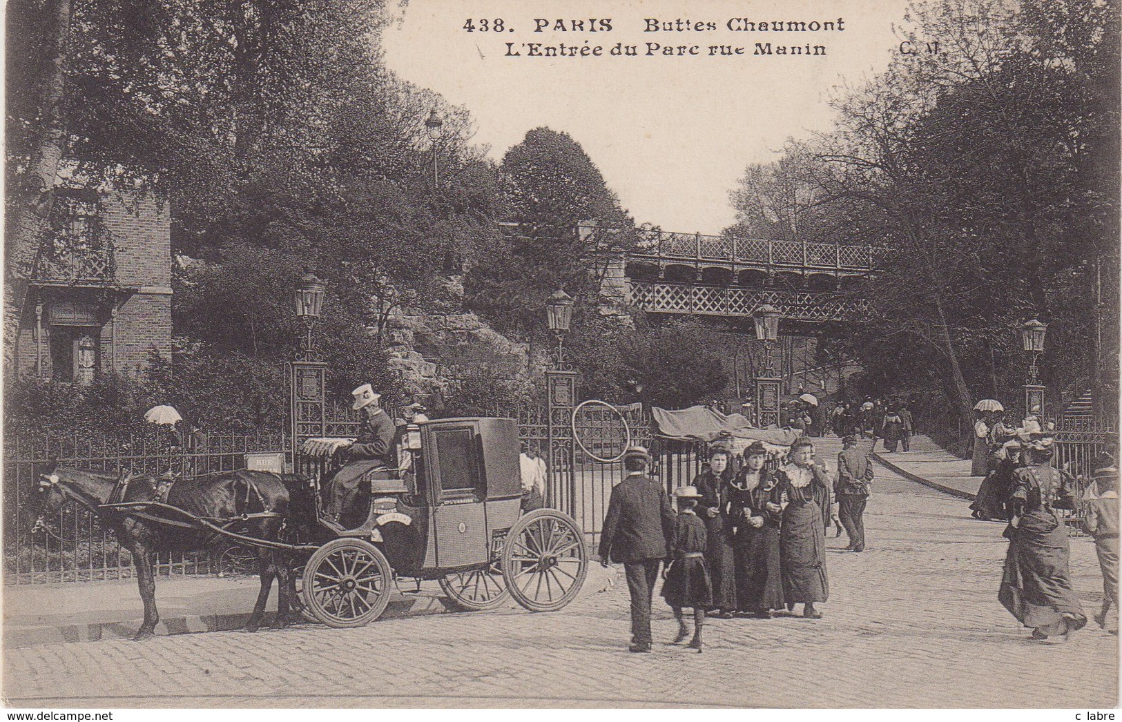 PARIS XIX : Buttes Chaumont ; L'entrée Du Parc Rue Manin . - Arrondissement: 19