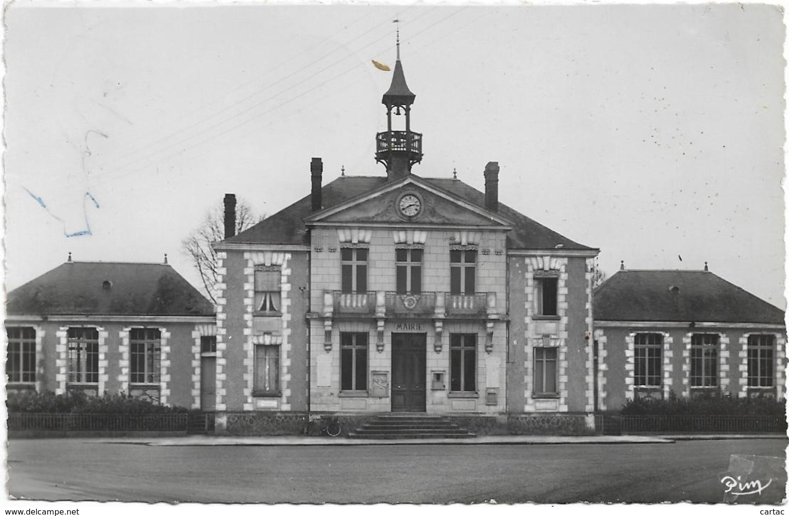 D37 - CLERE - MAIRIE - CPSM Dentelée Petit Format En Noir Et Blanc - Cléré-les-Pins