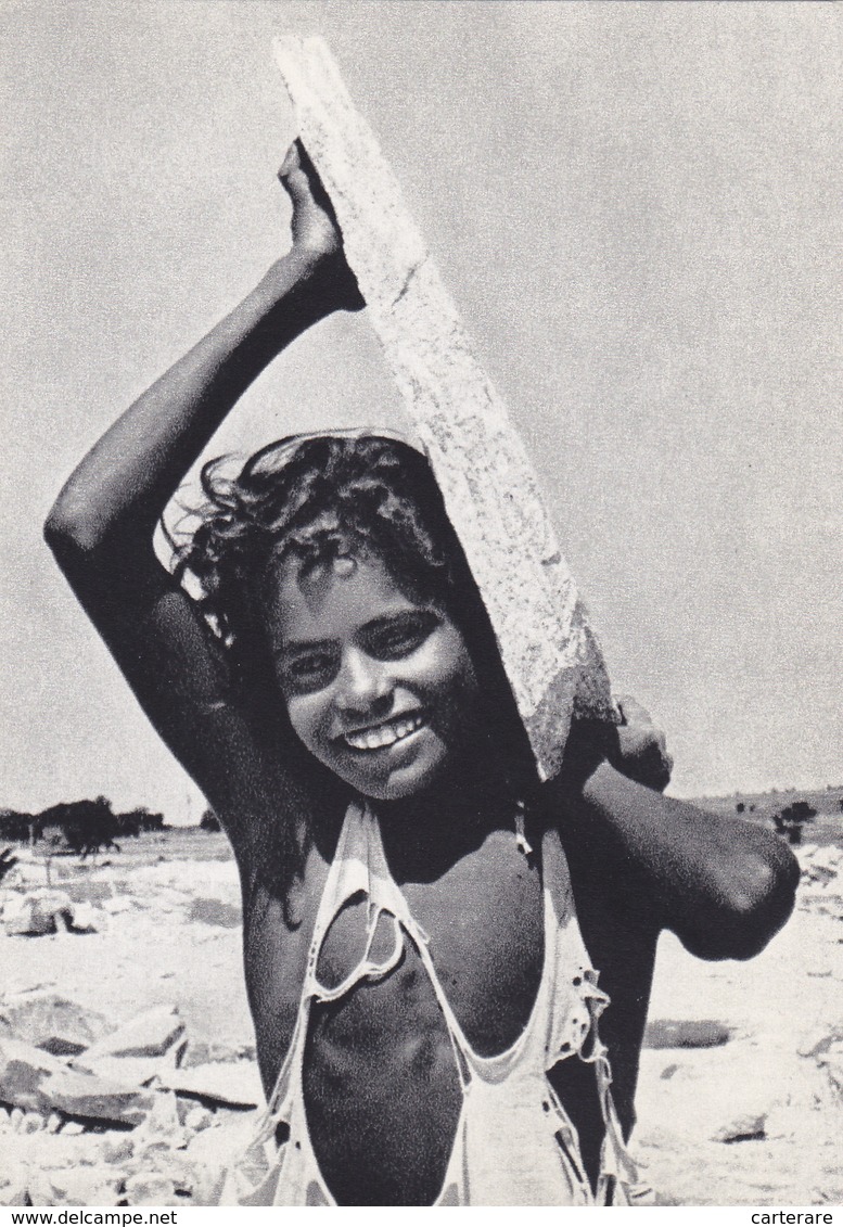 INDE,ENFANT AU TRAVAIL,PORTEUR DE PIERRES - Indien