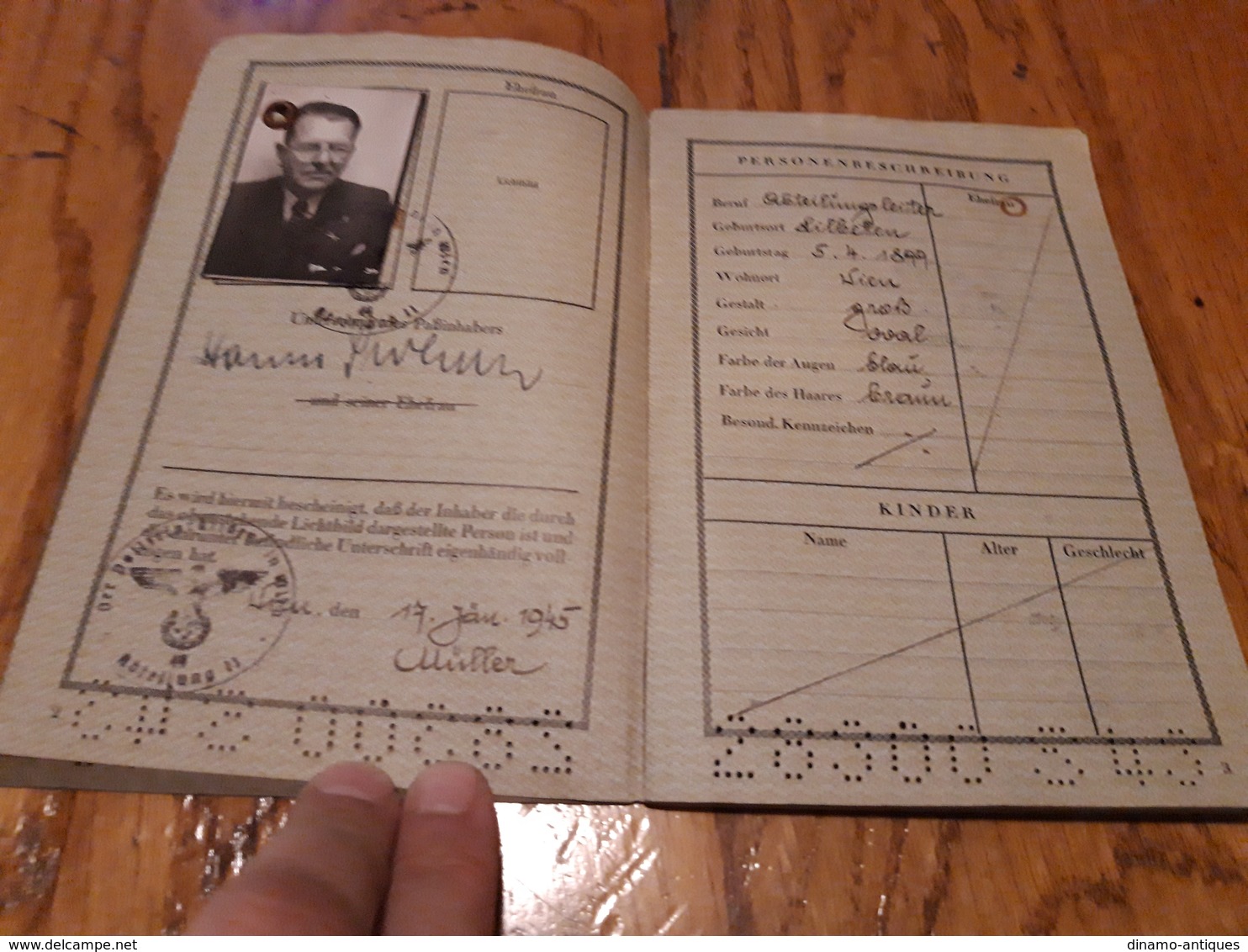 1945 Germany Passport Passeport Reisepass Issued In Wien For Travel To Slovakia - Last Date 28.03.1945. - Historische Dokumente