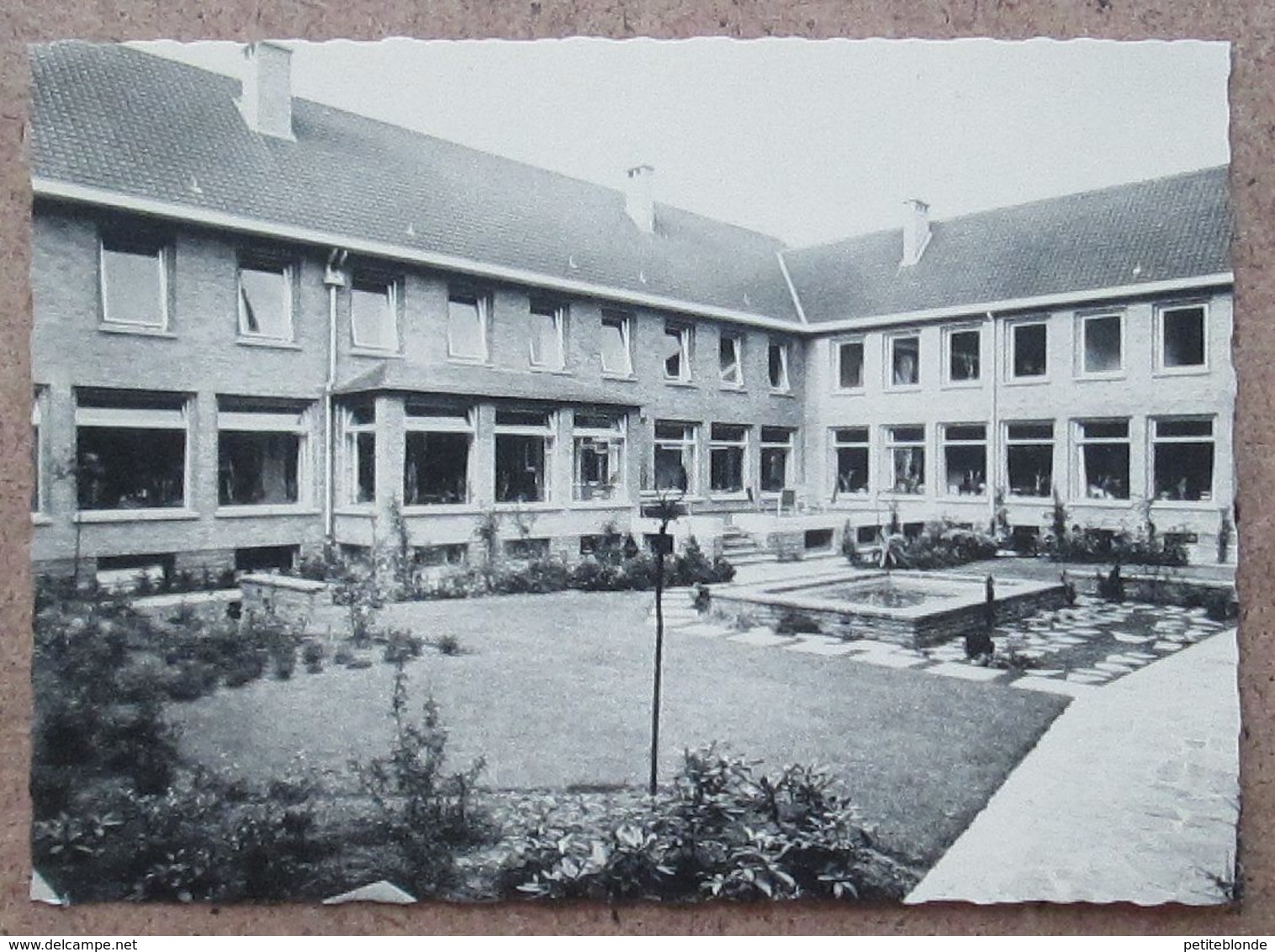 (K56) - Medisch - Pedagogisch Instituut St. Franciskus - Strijtem - Borchlombeek - Binnenhof - Klooster - Roosdaal