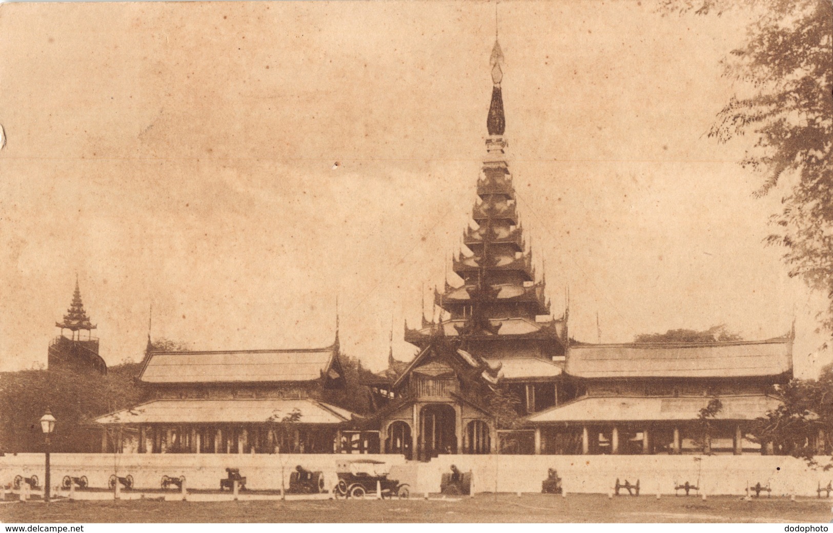 R179364 The Centre Of The Universe Or The Burman Kings Palace. Mandalay - Monde