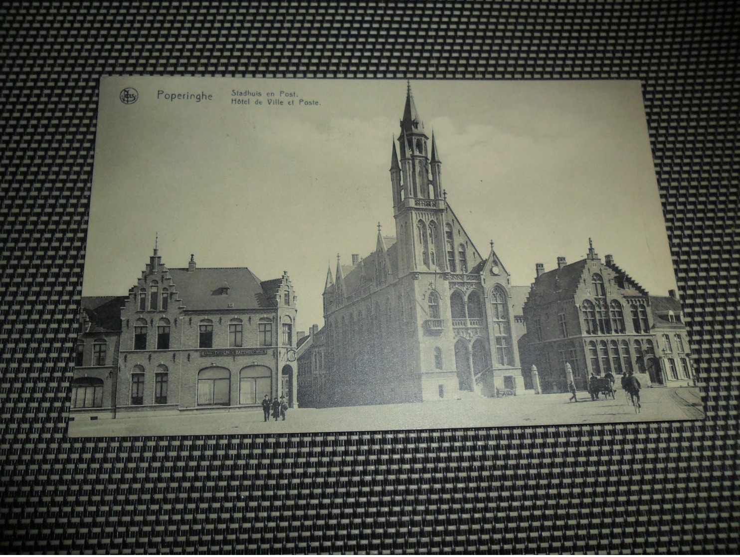 Très beau lot de 20 cartes postales de Belgique       Zeer mooi lot van 20 postkaarten van België   - 20 scans