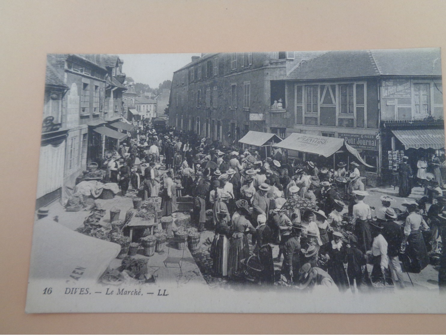 Dives - Le Marché - Marchés