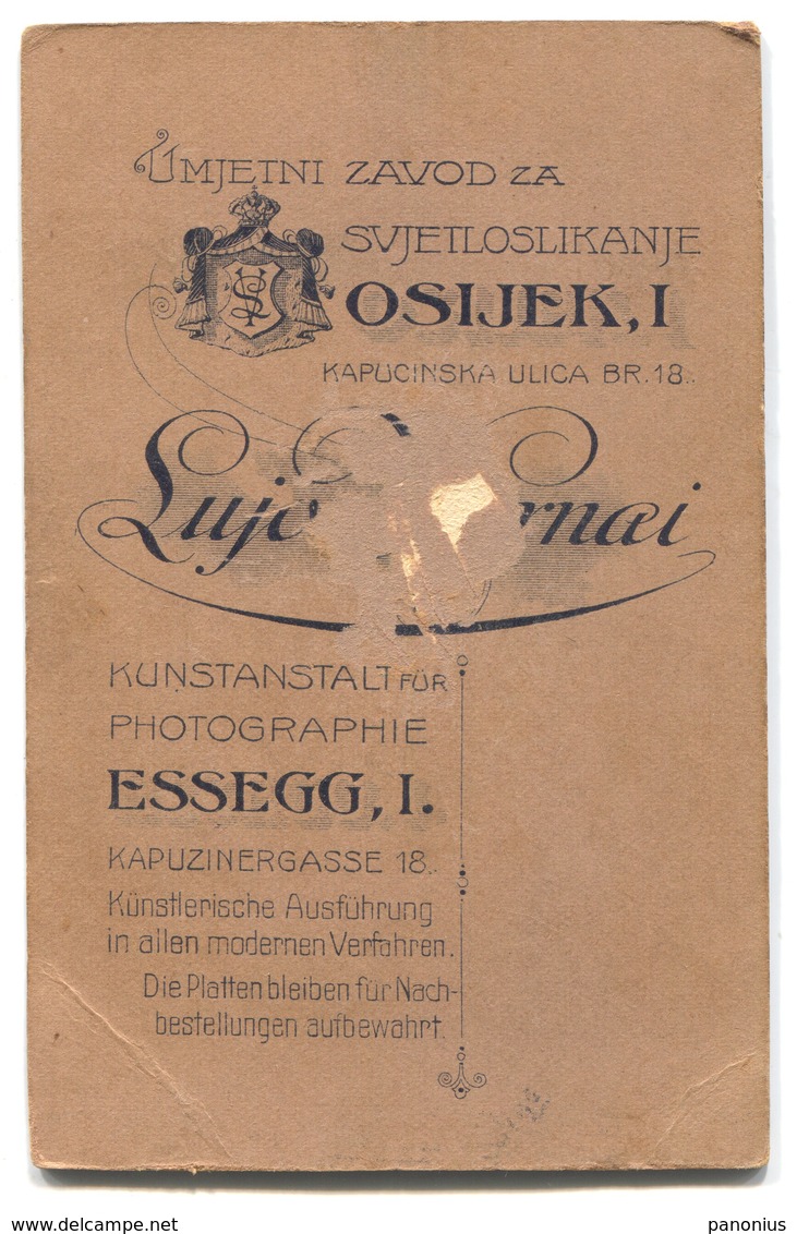 Boy Child With Toy Hat, Vintage Cabinet Photo On Cardboard, Atelier Lujo Varnai Essegg, Osijek Croatia, D 105 X 70 Mm - Dédicacées