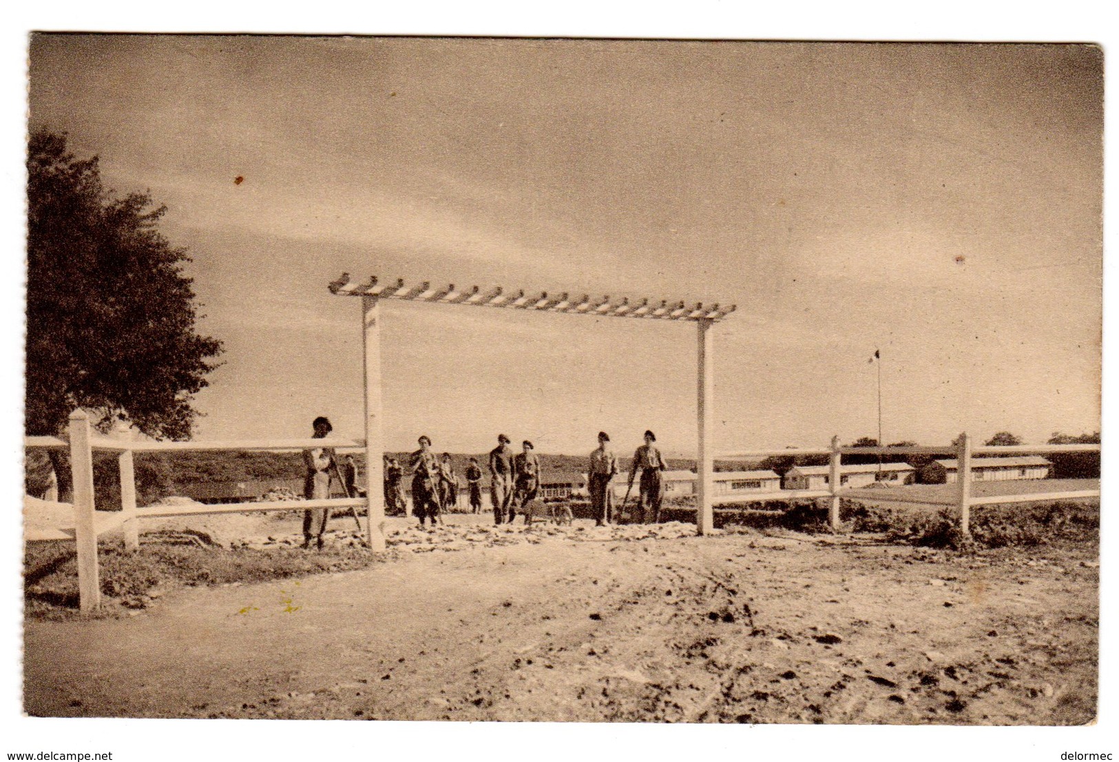 CPSM Pétain Pétainistes Chantier Jeunesse Française Groupement 39 Montmarault  Davout Vue Camp Animée éditeur Lescuyer - Other & Unclassified