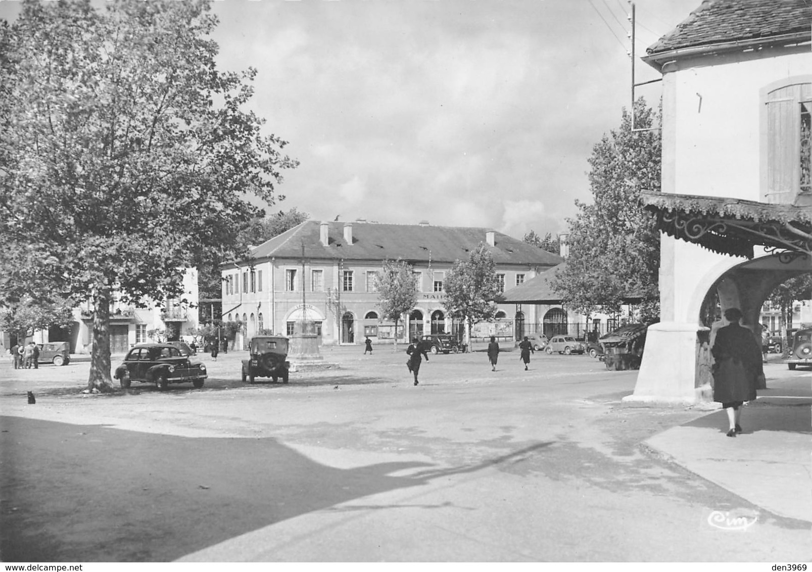 Lembeye - La Place Et La Mairie - Lembeye