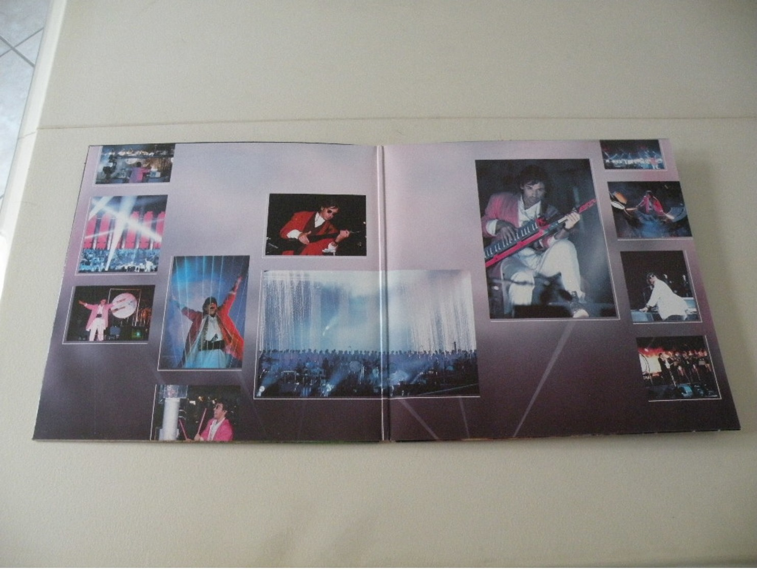 Jean Michel Jarre en concert - (Titres sur photos) - Vinyle 33 T LP