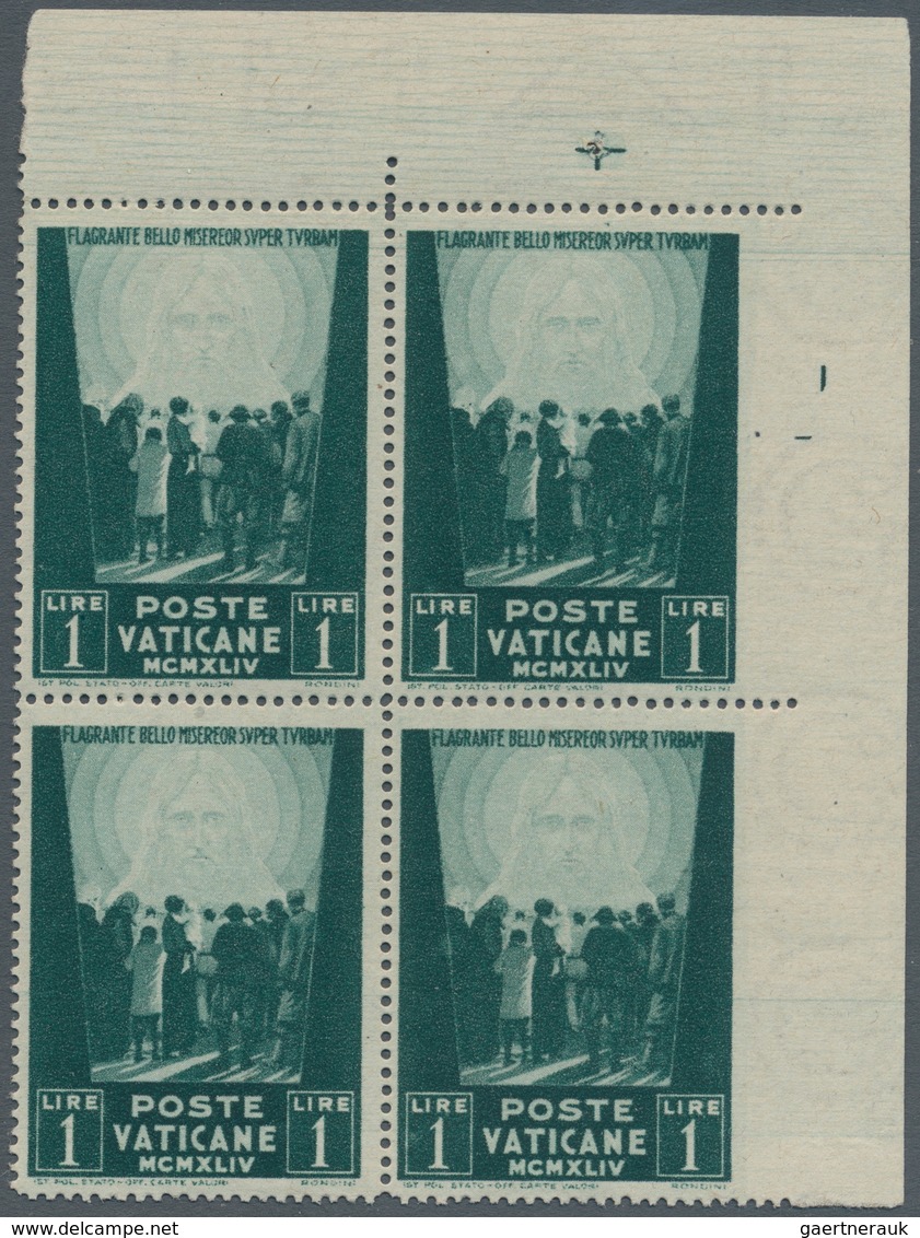 Vatikan: 1945, 1 L Deep Green "war Victims Relief", Block Of 4 From Upper Right Corner, Right Pair W - Neufs